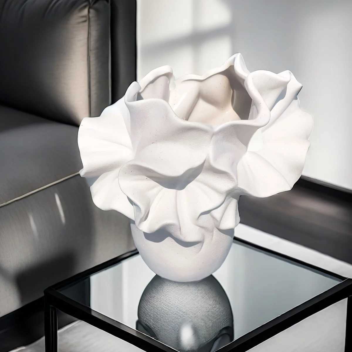 Nordic Style Ceramic - Garden Inspired Patterns Artistic Shell Shaped Design Handmade Themed Corner Vase Suitable For Y260314