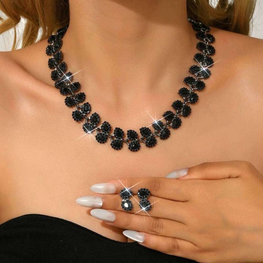 European and American popular retro leaf with diamond jewelry set, fashionable wedding accessories, bride accessories set Z260313