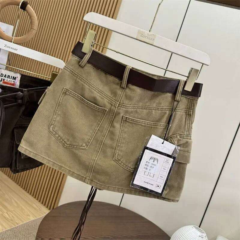 2025 Autumn New Spice Girl Street Retro Cargo Shorts Skirt Women Z260314