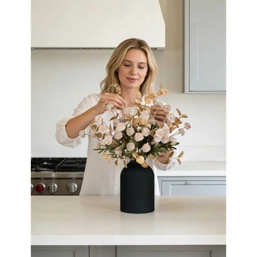 Dining Table Centerpiece Decor Metal Vase with 12 Stems of Fake Mums Kiku Flower Eucalyptuses for Living Room Beige Artificial P Y260314