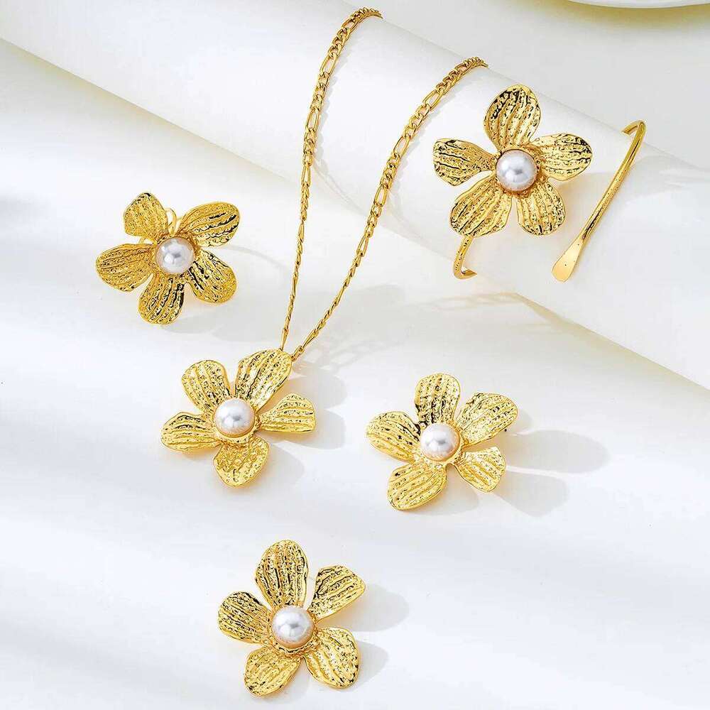 5pcs Elegant Vintage Jewelry Set for Women Golden Flower Necklace Choker Bridal Wedding Bracelet Party Gift Z260313