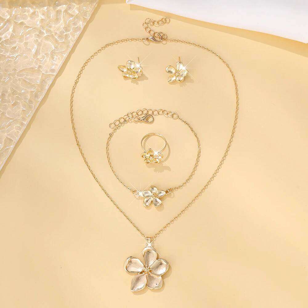 5pc/Set Trendy Metal 5-Petal Flower 3D Texture Pendant Earrings Ring Set, Sweet & Elegant Floral Flat Chain, Delicate Niche Desi Z260313