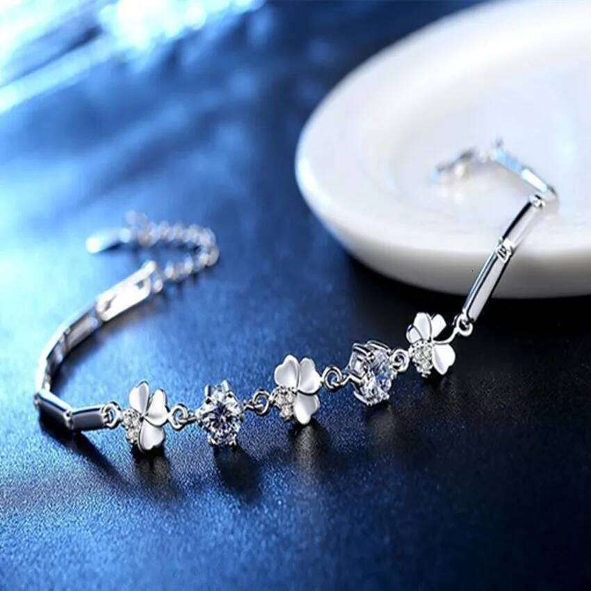 925 Sterling Silver Zircon Lucky Clover Shaped Bracelet Crystals Chain for Women Valentines Gift Wedding Party Cute Jewelry 20cm Z260313