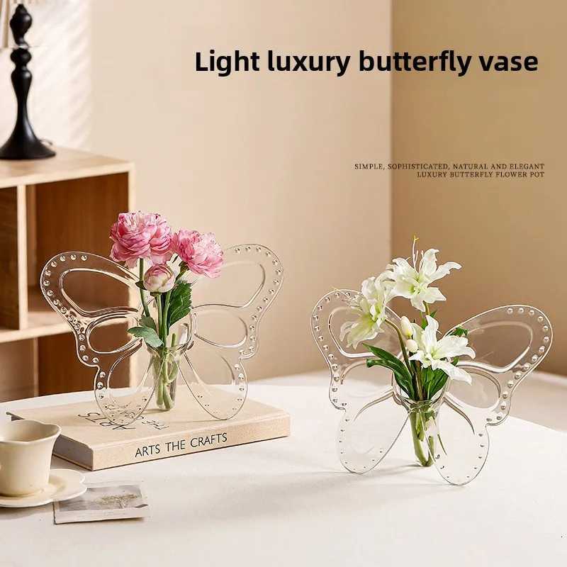 Clear Acrylic Butterfly Vase Acrylic Frame Vase Art Deco Decoration for Consoles and Various Desktops Housewarming Gifts Y260314