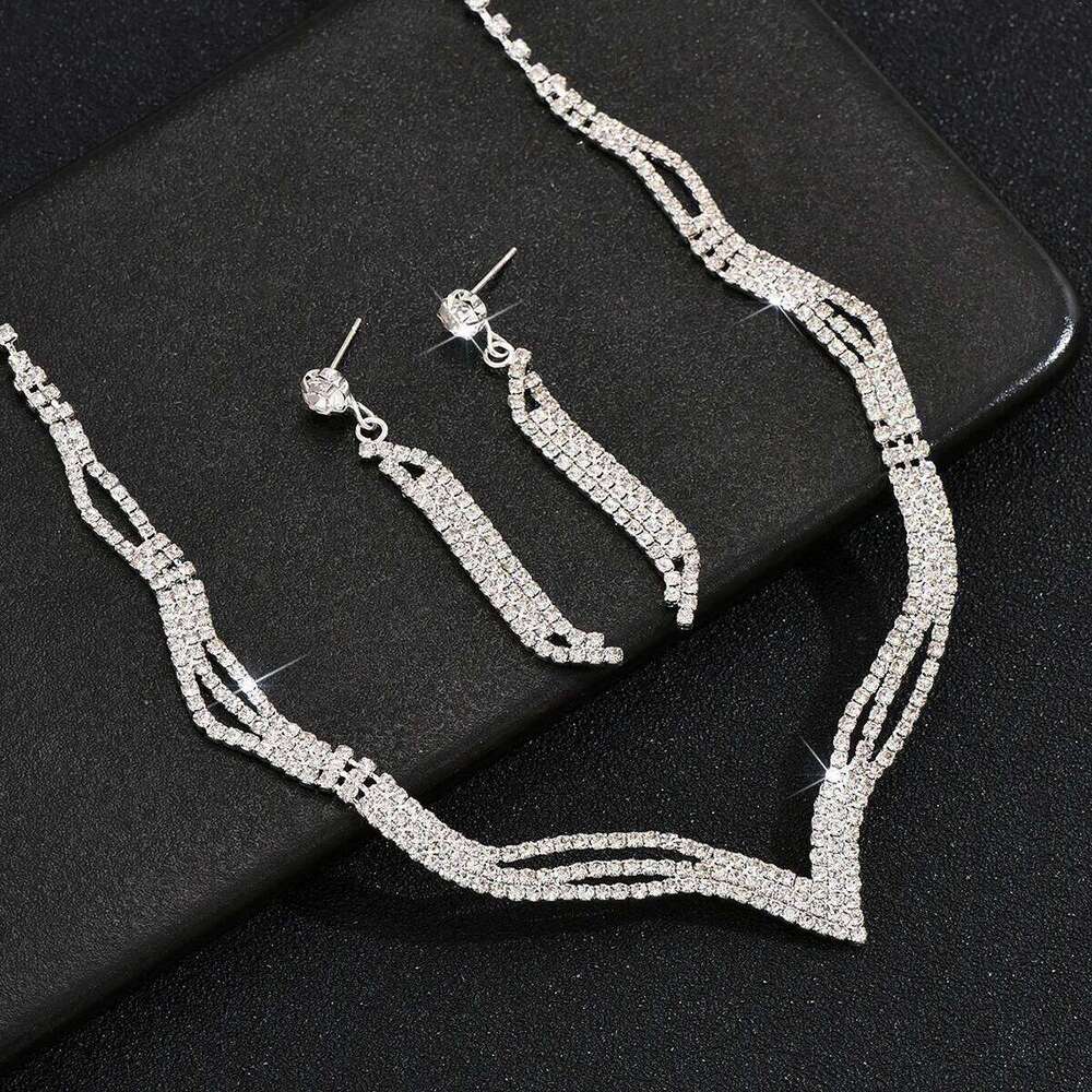 Women's fashion design jewelry set, simple and versatile, light luxury style, sparkling accessories Z260313
