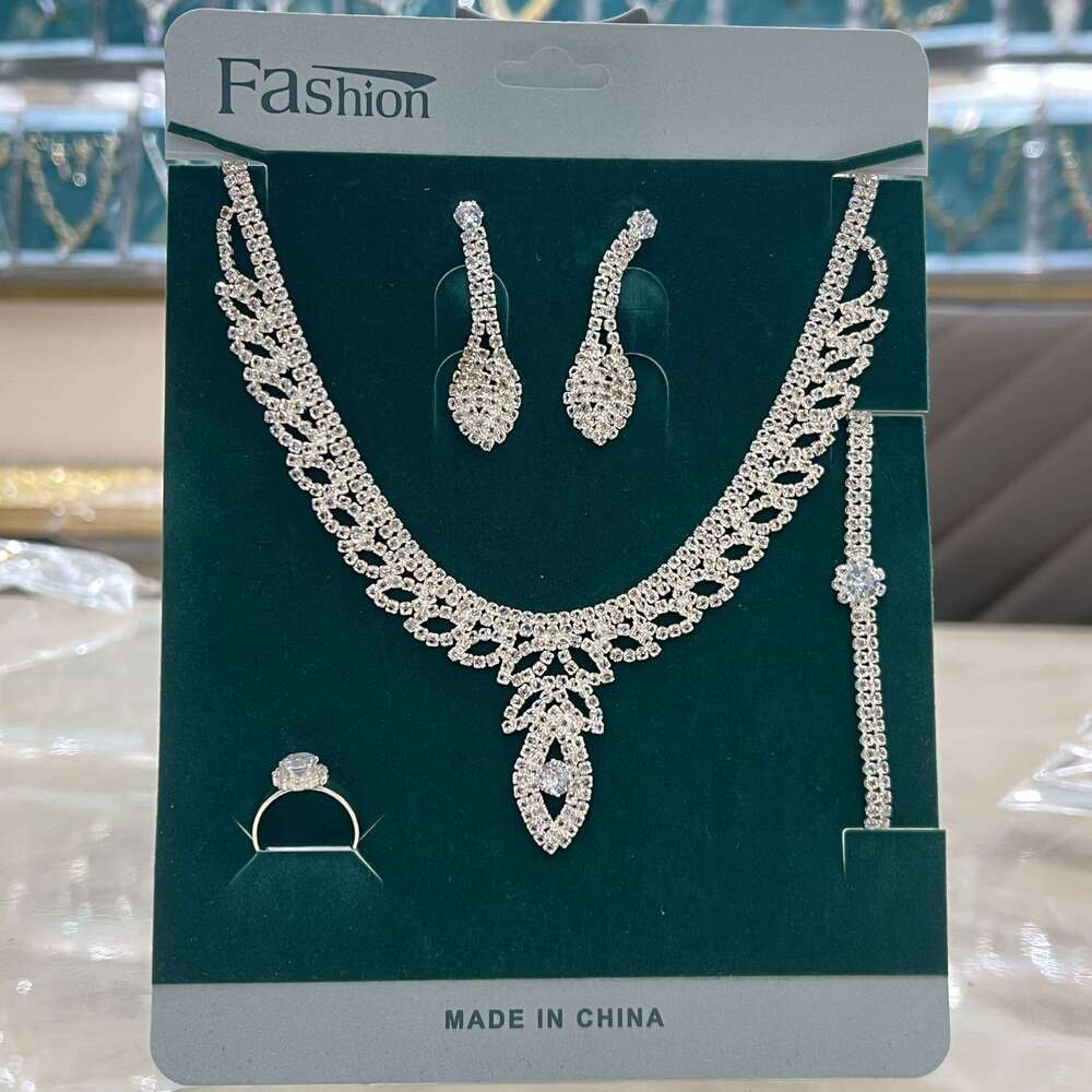 Fashionable sparkling rhinestone palace style women's suit, elegant and luxurious design, high-end accessory Z260313