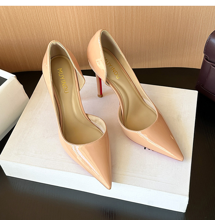 2026 New European Style Women's Black Patent Leather High Heels Side Cut Out Pointed Toe Stiletto Pumps