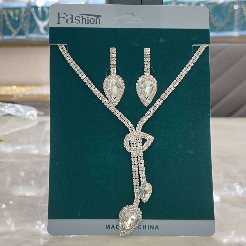Women's fashionable trendy design, water droplet fringe set, light luxury style, shiny and sparkling jewelry Z260313