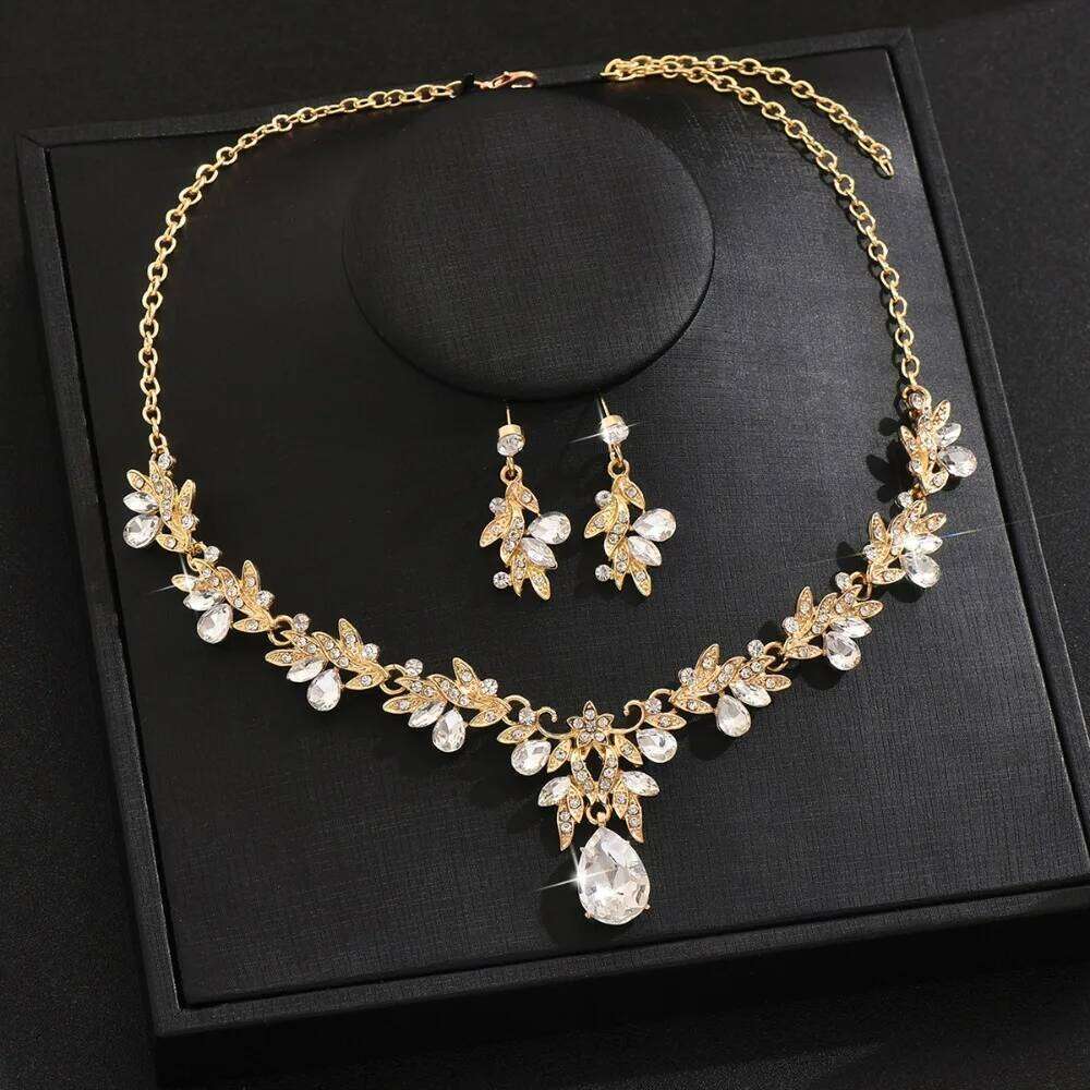 Fashion Luxury Full of Rhinestone Flower Green Teardrop-shaped Crystal Pendant Necklace for Women Bride Wedding Banquet Jewelry Z260313