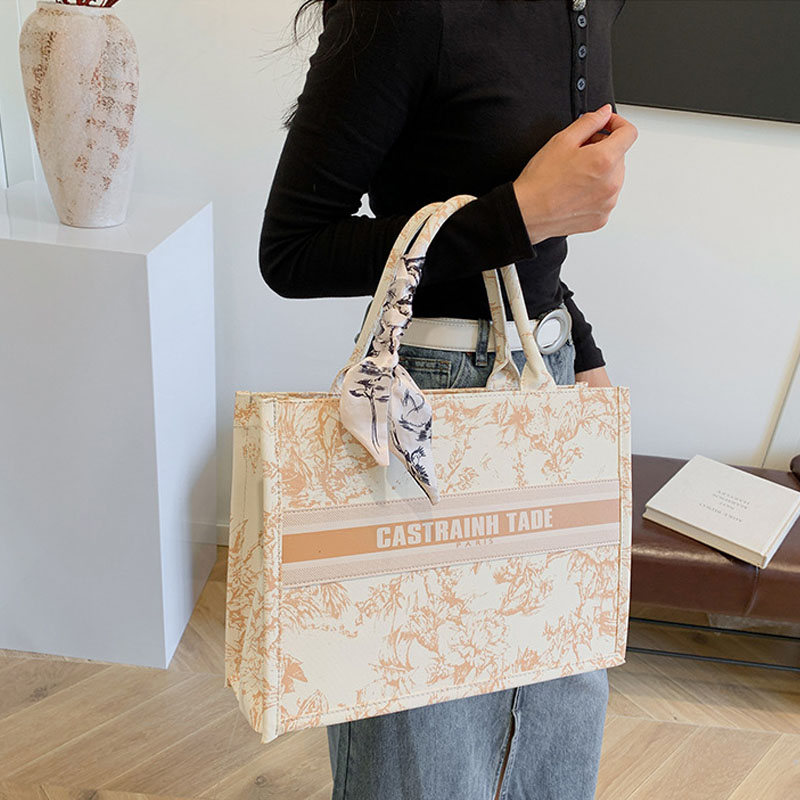 Luxury Flower Pattern Tote Bag For Women Large Capacity Elegant Commute Handbag Mother Bag