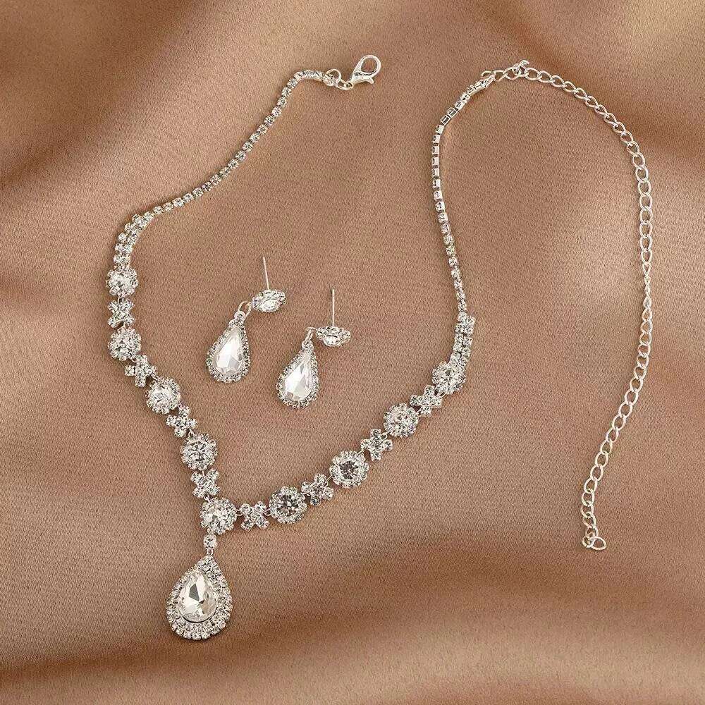 Autumn & Winter 3-Piece Women's Crystal Droplet Necklace and Earring Set - Elegant Evening Dress Accessories for Weddings Z260313