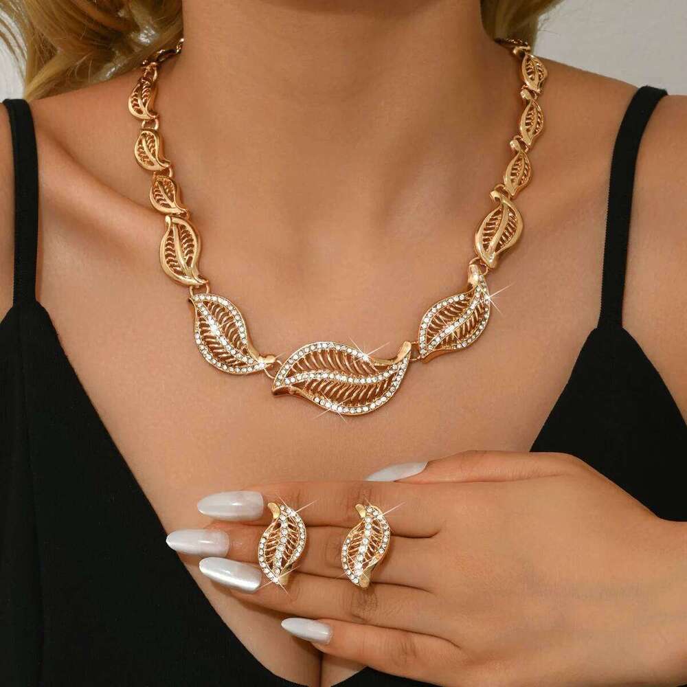 Gentle French style simple and atmospheric sparkling necklace earrings two-piece set with a hundred matching accessories Z260313