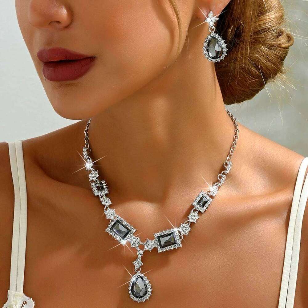 Exquisite diamond studded square water droplet necklace earring set, elegant temperament, collarbone chain, new light luxury hig Z260313