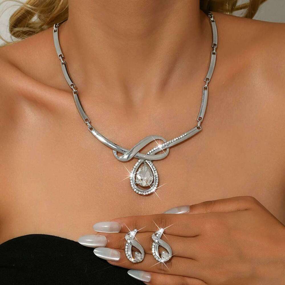 Foreign trade source fashionable and personalized alloy necklace earrings two-piece set jewelry dinner accessories Z260313