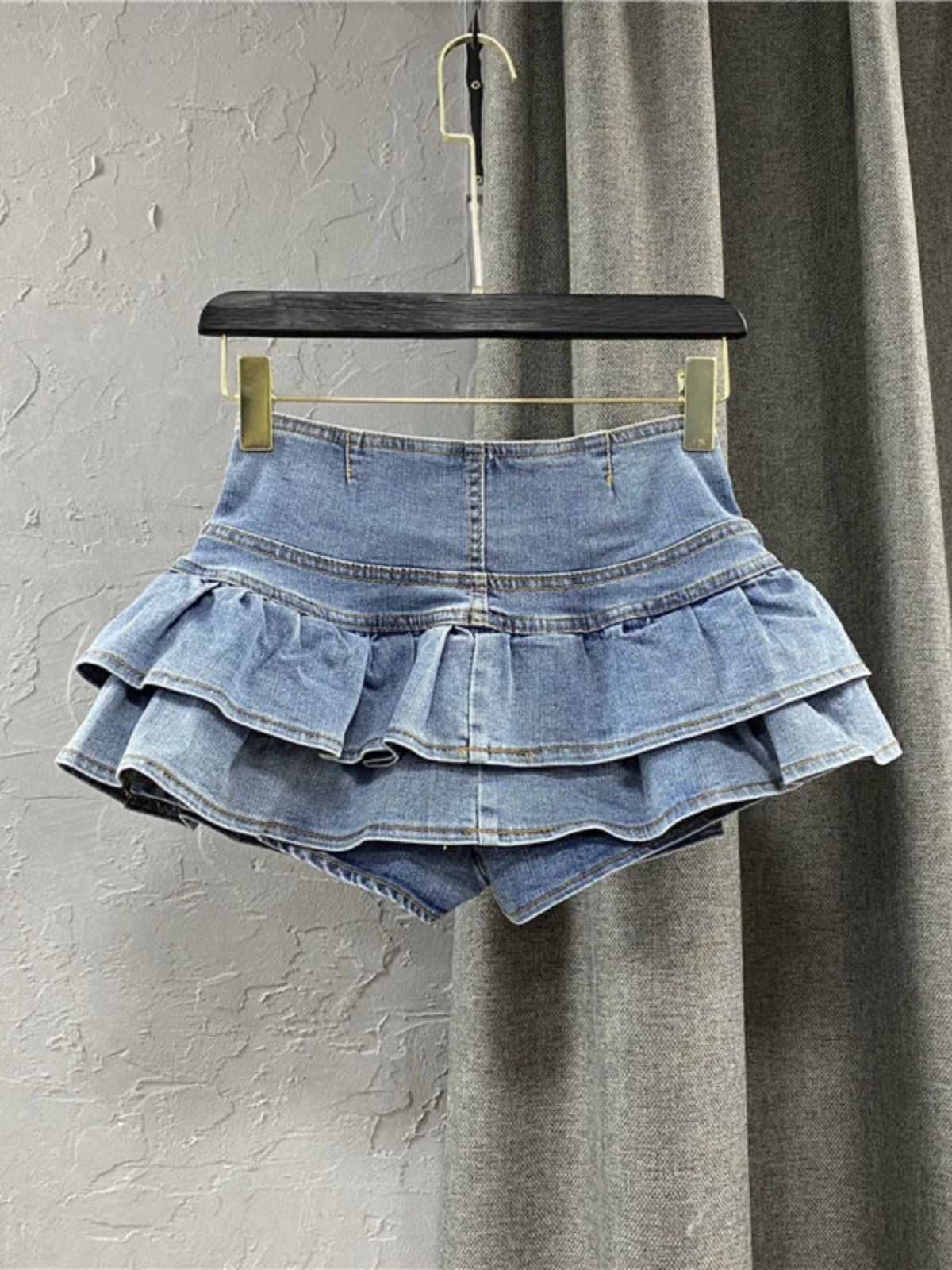 Korean Sle High Waist A-Line Skirt Single Button Embellied ort Denim Skirt Spring Summer New Arrival Womens Skirt M260314