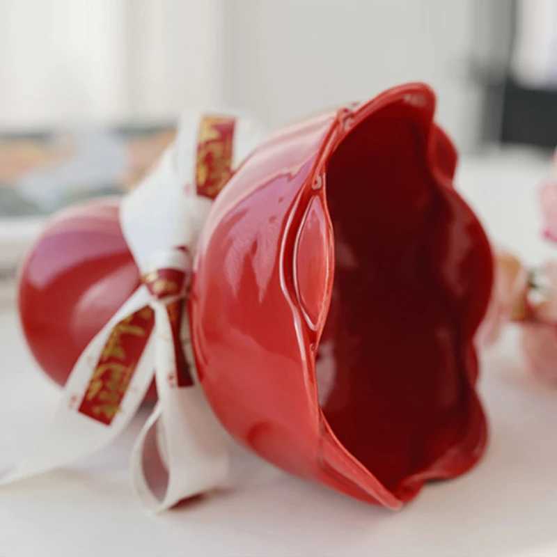 Rose Flower Shaped Ceramic Vase Exquisite Desk Decoration Vase for Floral Bouquet Wedding Gift Small Vase with Ribbon Y260314