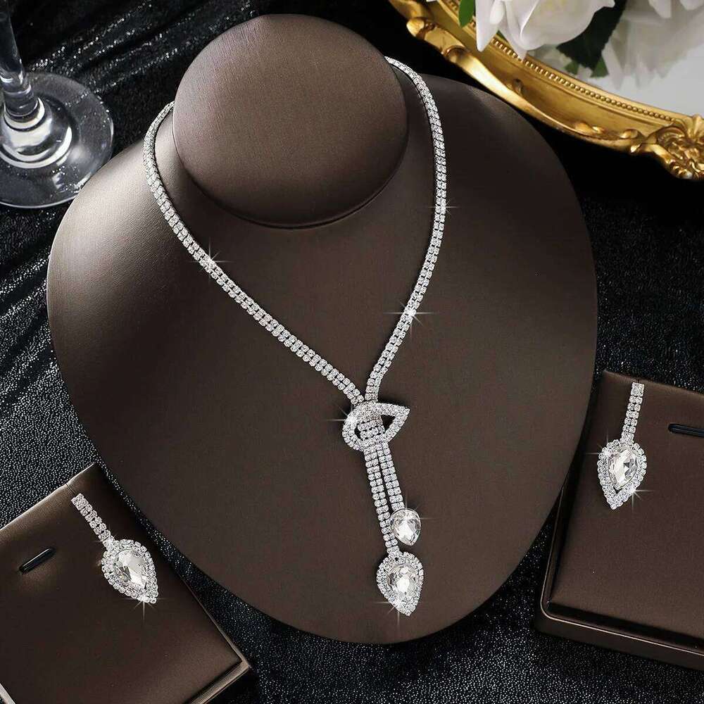 Women's fashionable trendy design, water droplet fringe set, light luxury style, shiny and sparkling jewelry Z260313