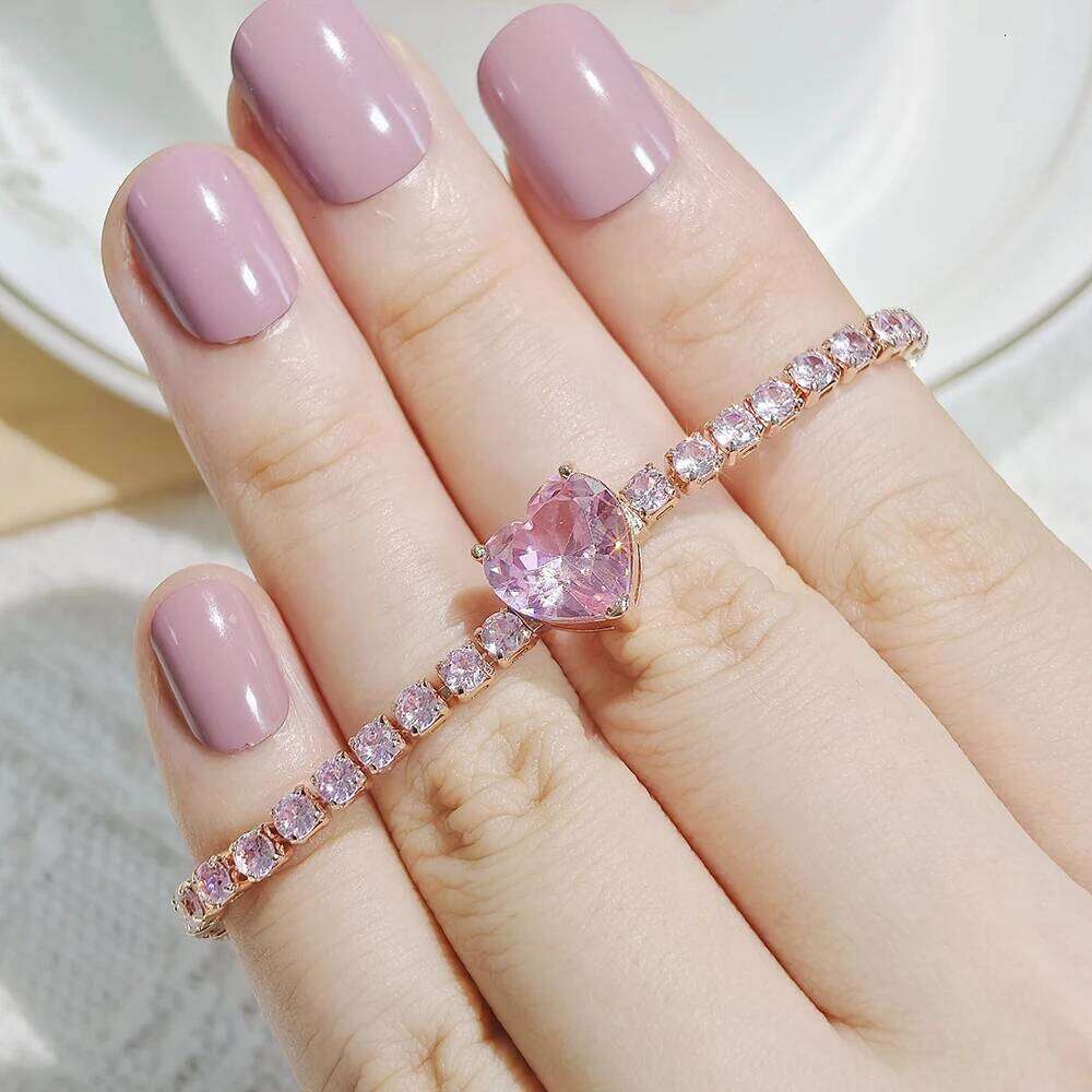 Exquisite and Elegant Pink Heart-shaped Sparkling Bracelet with High Aesthetic Value Holiday Gift for Anniversaries S8481 Z260313