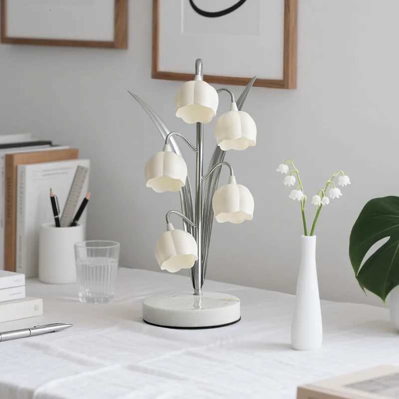 New Romantic Tulip Shaped Bedside Lamp with Warm Lighting for Master Bedroom Elegant Home Atmosphere Lamps French Night Light Y260314