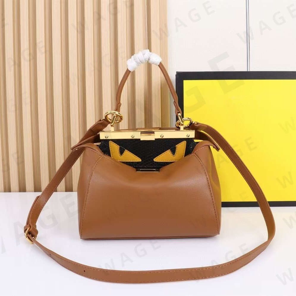 2026 New Style Cat Themed Tote Bag High Quality Cowhide Genuine Leather Designer Crossbody Bag Casual Fashionable Shoulder Handbag Large Capacity Vintage Bag