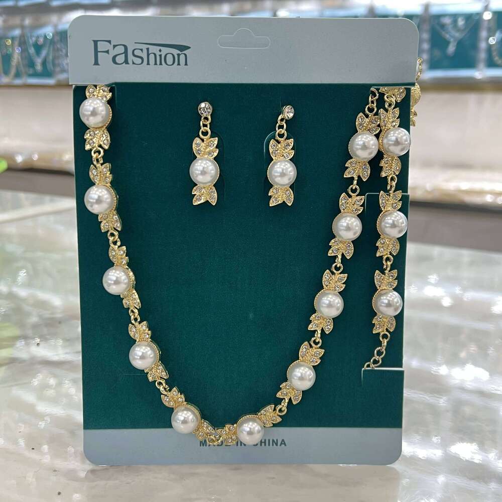 European and American Cross border Jewelry Pearl Necklace Earring for Female Brides Retro High end Design Sense Set Z260313