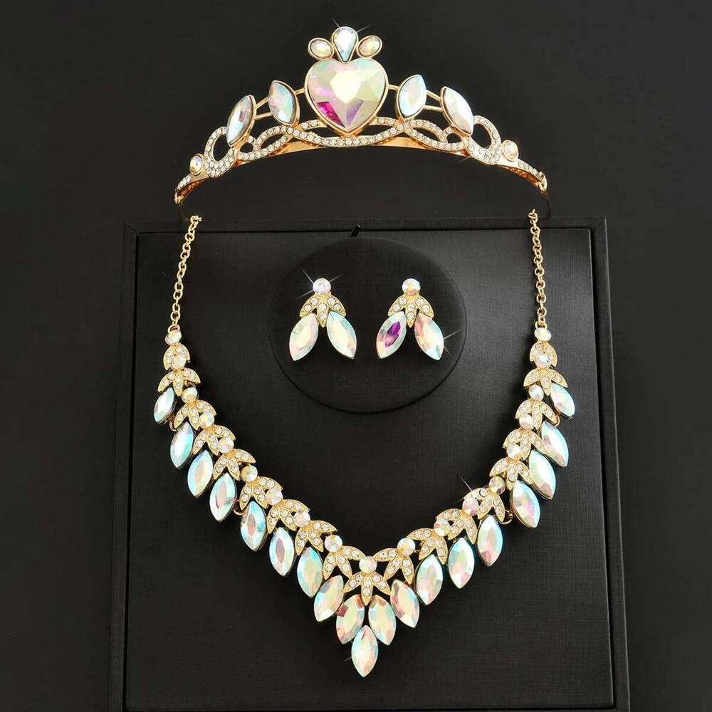 Ladies' fashionable and minimalist design, heart-shaped horse eye elegant crown necklace, earrings, jewelry set Z260313
