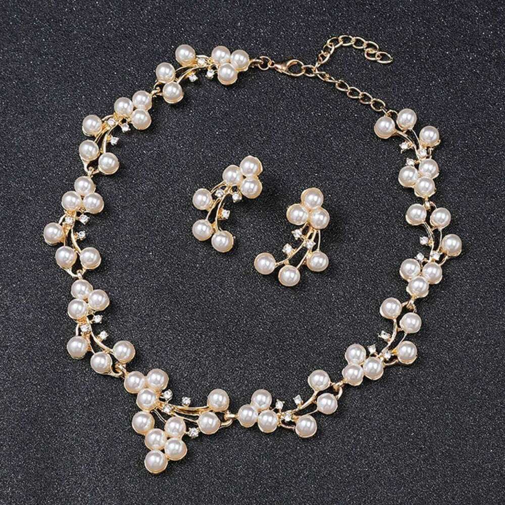 3 pieces of women's pearl flower earring necklace decoration set suitable for women to attend parties Z260313