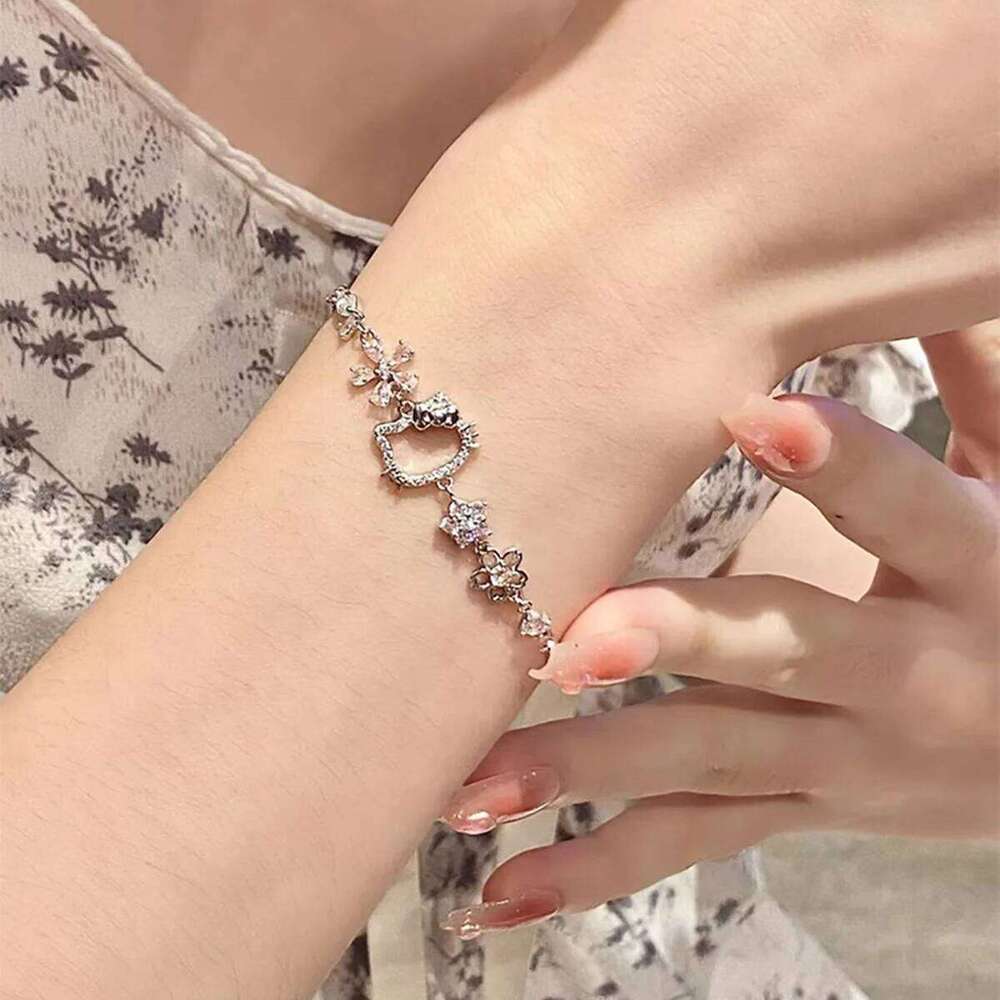 HelloKitty Korean version fashionable versatile peach blossom bracelet sweet girl heart light luxury cute birthday gift Z260313