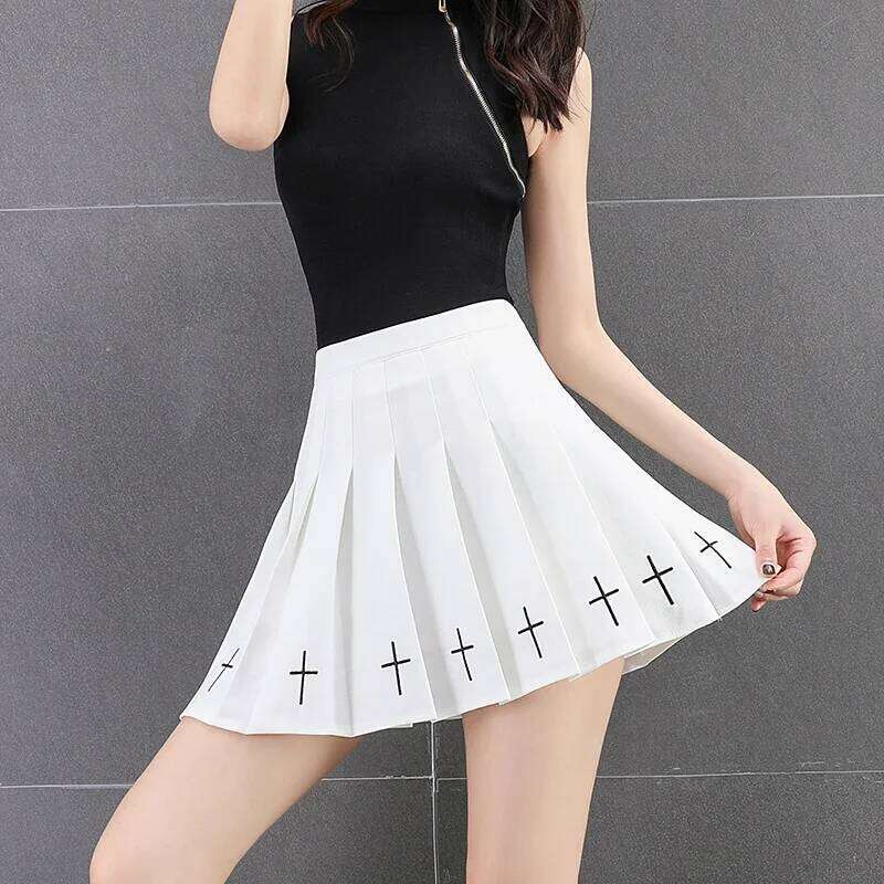 2020 Women Harajuku Sweet Fresh Feeling High Elastic Waist Cross Embroidery black skirt Pleated Skirt Z260314
