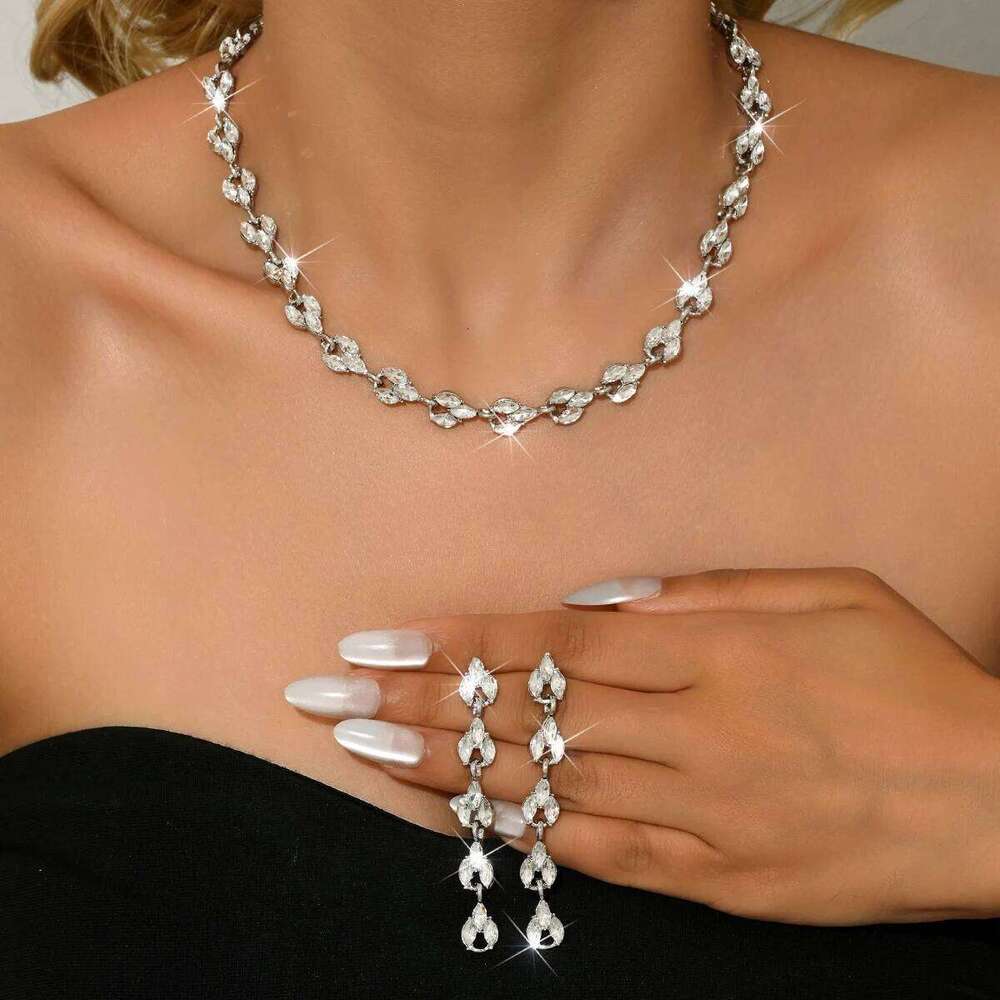 Cross border new hot selling Korean style fashionable earrings, necklace, bracelet set, bride's wedding dress, dinner party Z260313