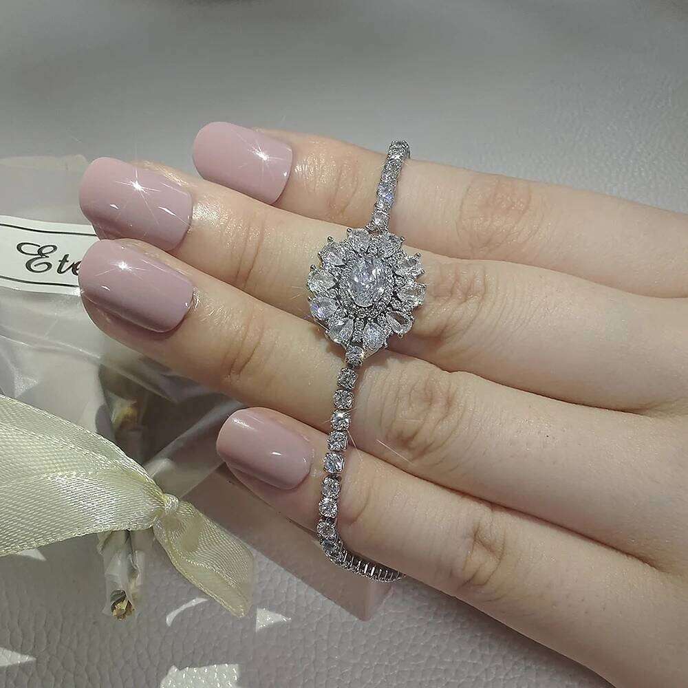 2024 new fashion princess bracelet bangle for women anniversary gift jewelry wholesale s8245 Z260313