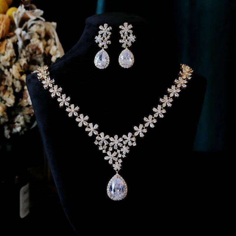 2Pcs Imitation Moissanite Diamond Jewelry New Weeding Luxury Flower Pendant Necklace Female Earrings Set Gift to Woman Z260313