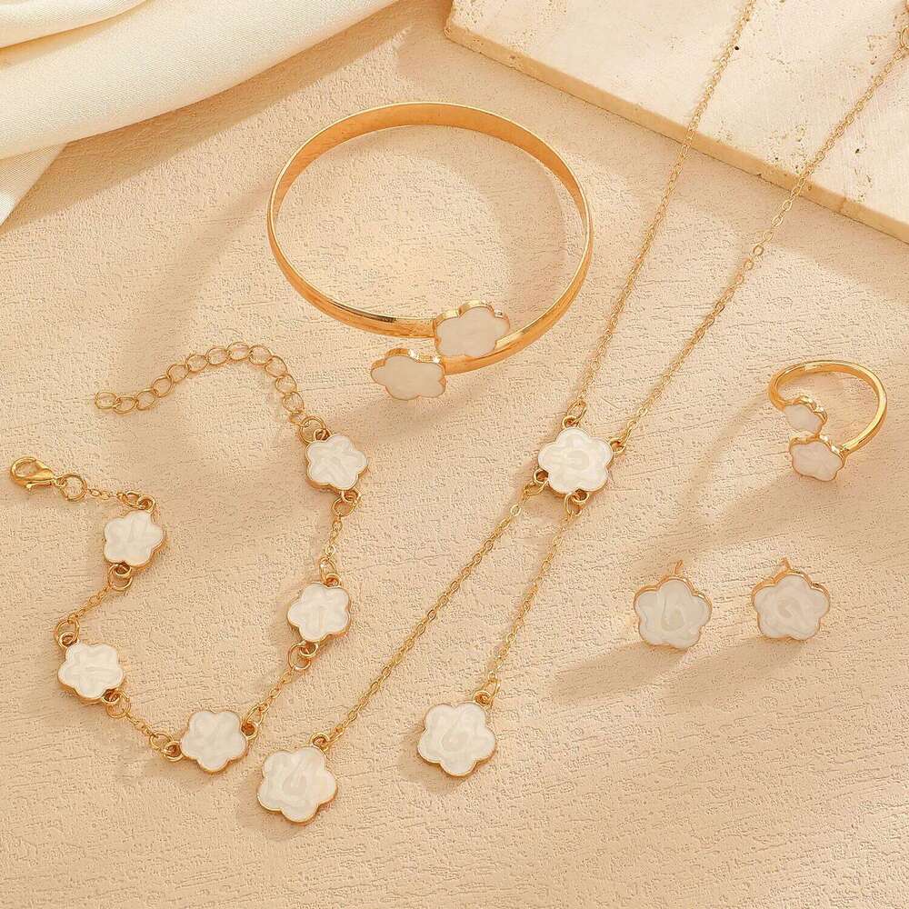Exquisite Five Leaf Flower Necklace Earrings Bracelet Ring Set for Women Simple Elegant Plum Blossom Jewelry Party Luxury Gifts Z260313