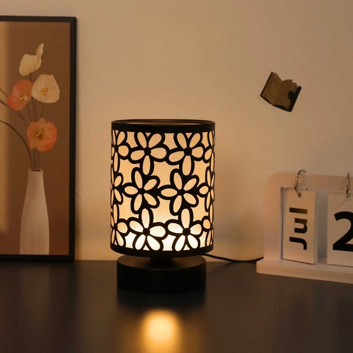 Creative design hollow LED night light USB powered warm color light suitable for living room party bedroom decoration light Y260314