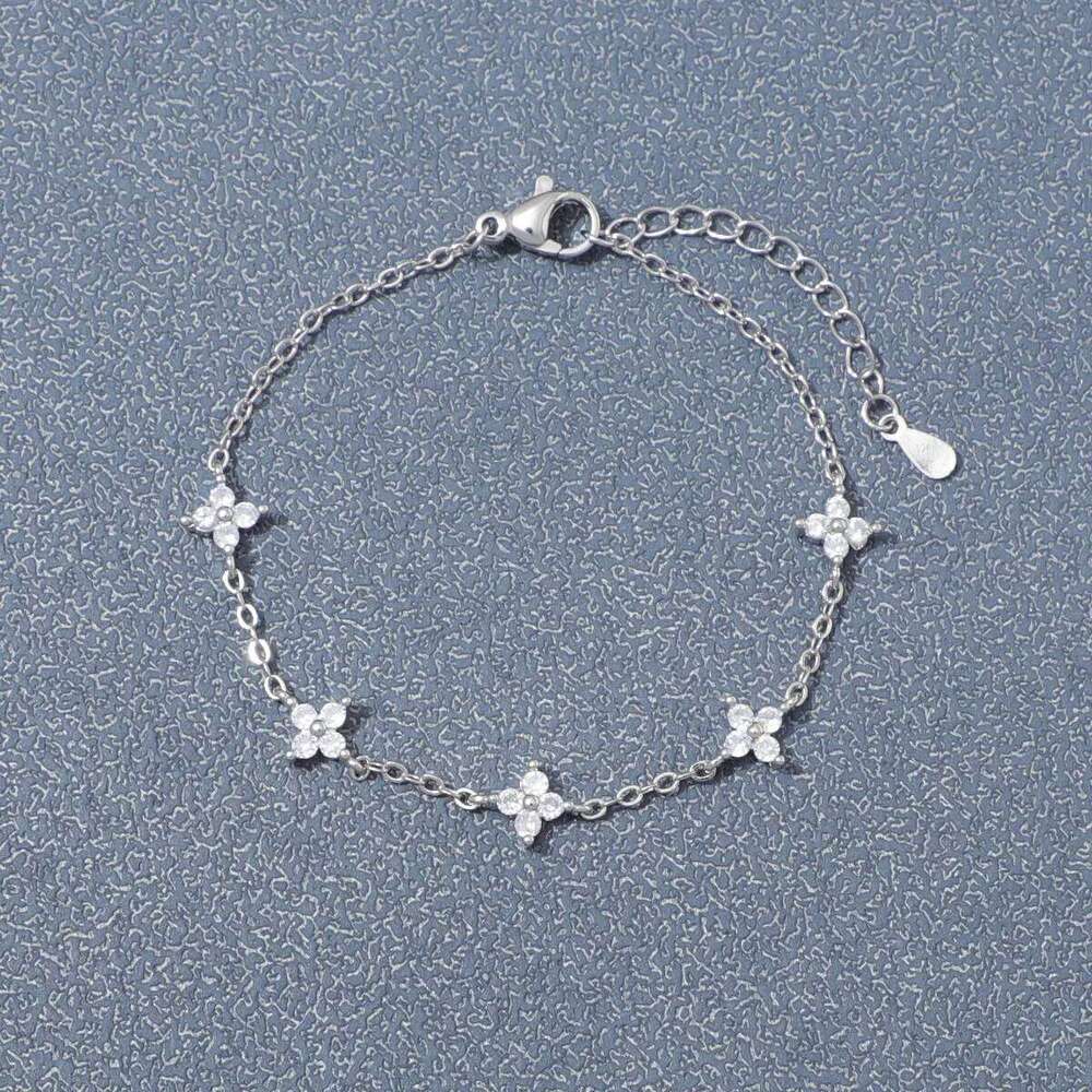 New Crystal Flower Stainless Steel Bracelets For Women Fashion Korean Style Adjustable Chain Bracelet Anniversary Jewelry Gifts Z260313