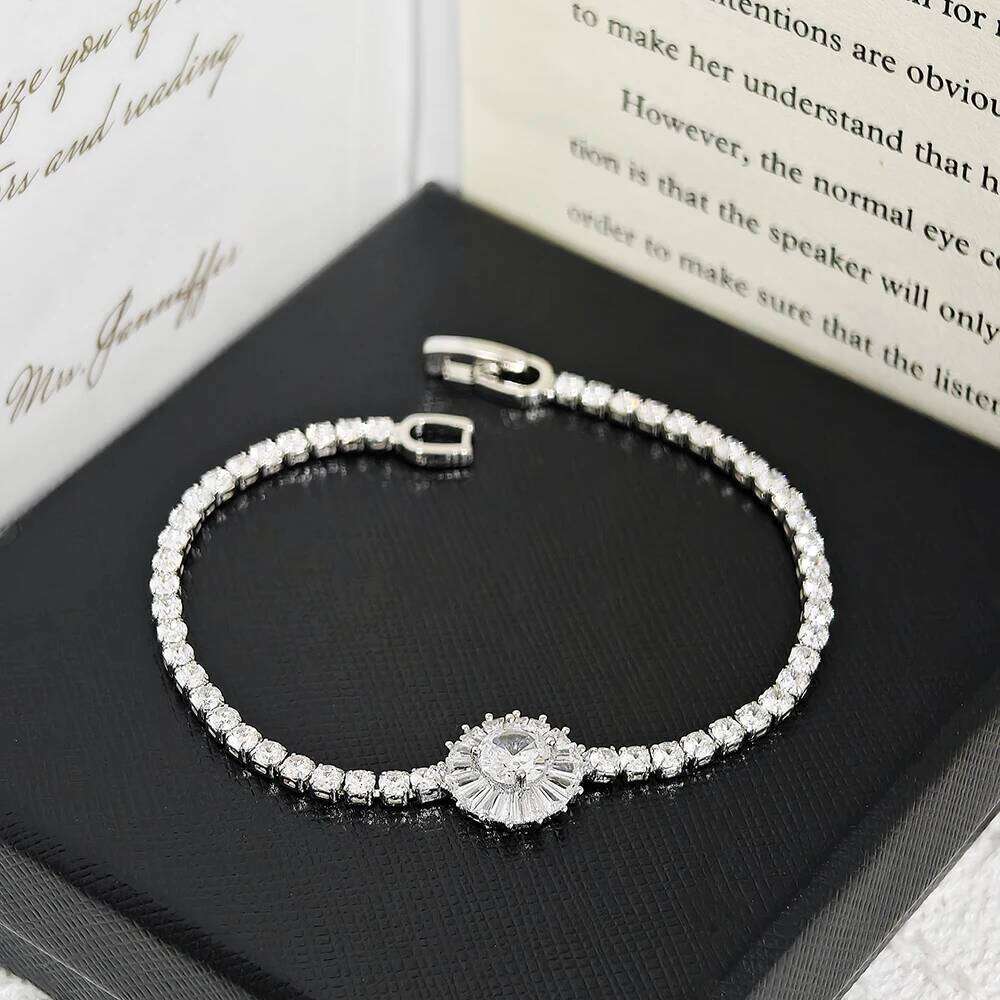 Light Luxury Exquisite Retro Silver Shiny Hollow Out Versatile Women's Anniversary Banquet Jewelry Free Shipping Items S8423 Z260313