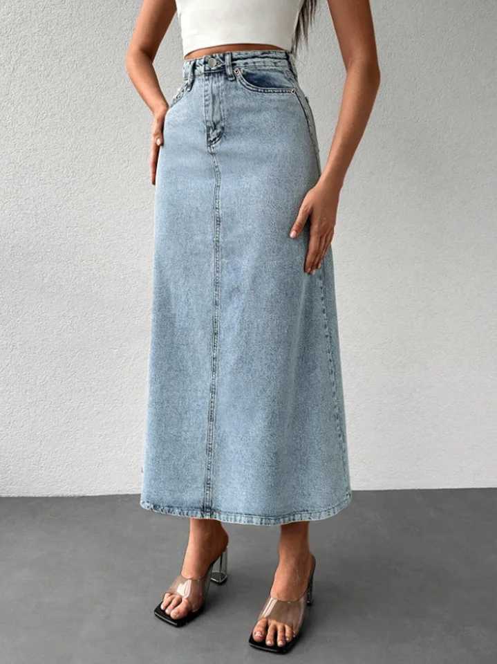 Womens mid-length denim midi skirt with a retro and nostalgic washed light color five-pocket style basic and practical A-line M260314