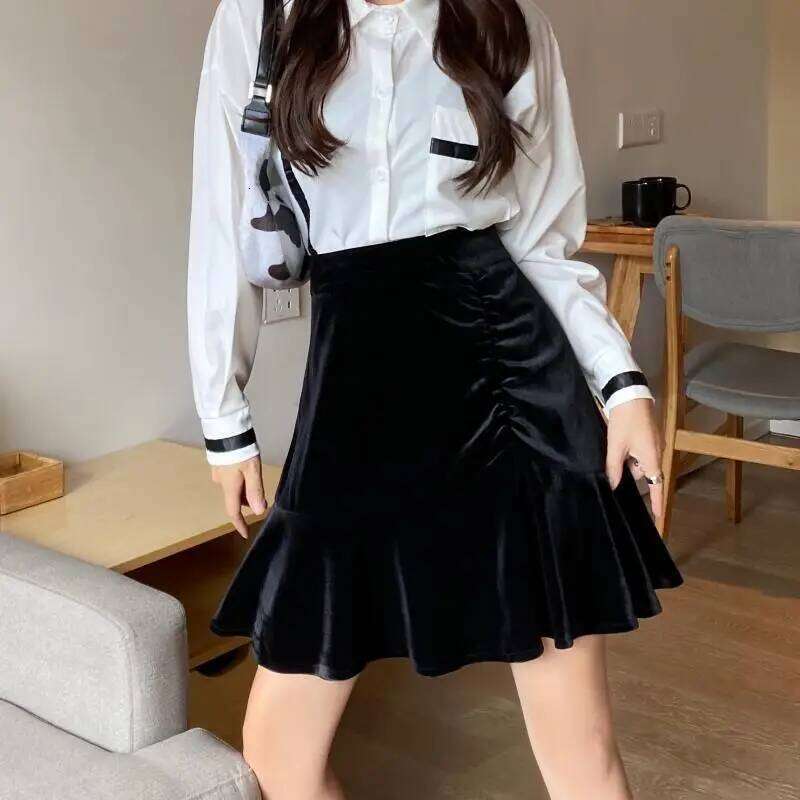 Harajuku Autumn Winter Golden Velvet Women's Solid Elastic High Waist Ruffles Pleated Fashion Slim A-line Fishtail Short Skirt Z260314