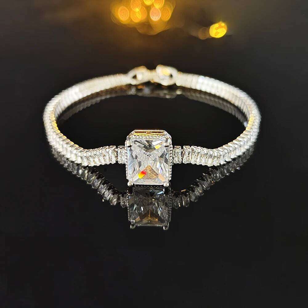 2024 New Arrival Fashion Silver Color Rectangle Bracelet Bangle for Women Valentine's Day Gift Jewelry S8260 Z260313