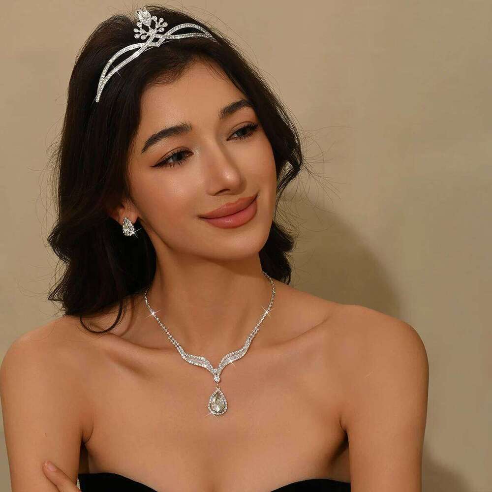 Ladies' fashion, light luxury style, crown necklace, earrings, jewelry set, high-end feeling, wedding party, holiday accessories Z260313