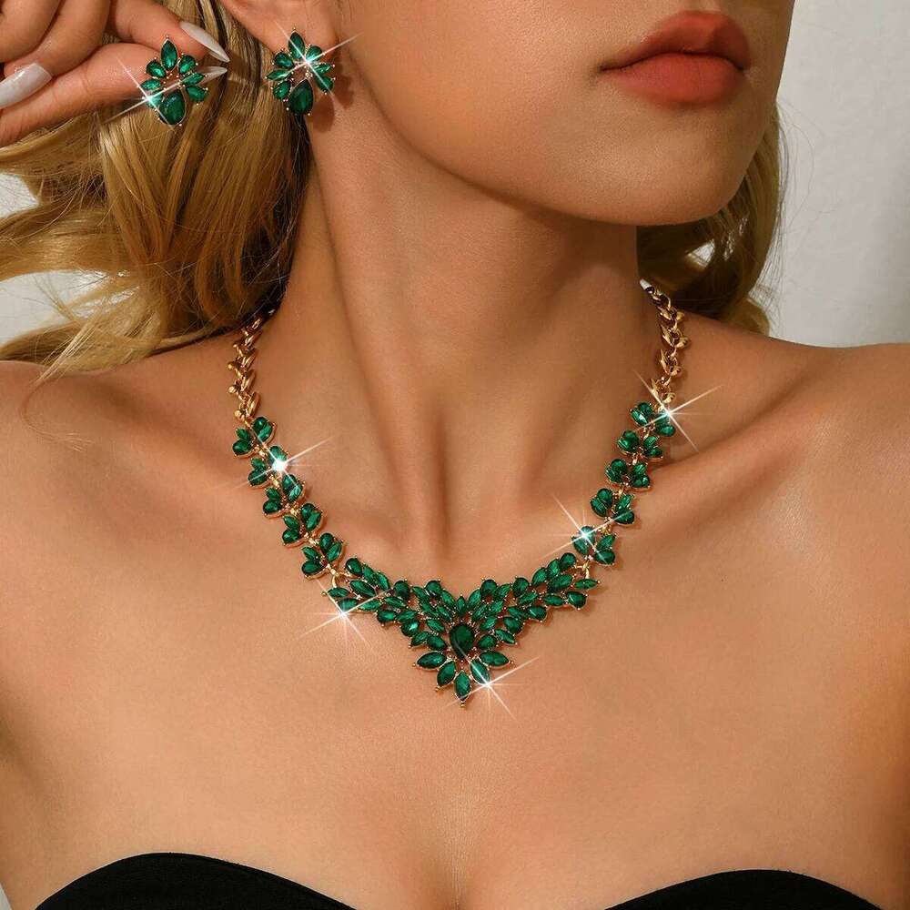 Cross border new bride two-piece with simple flower crystal necklace and earring set wholesale by female manufacturer Z260313