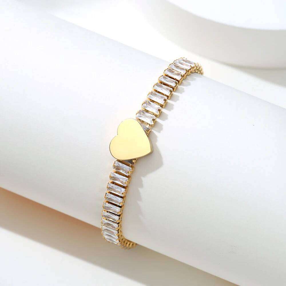 A light luxury stainless steel InS-style zircon heart-shaped letter bracelet with 26 English letters as a fashionable accessory Z260313