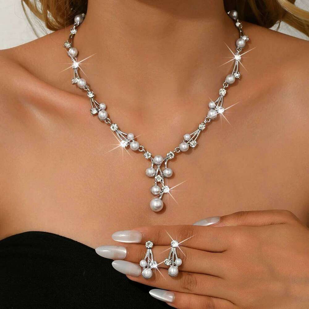 Elegant French minimalist and atmospheric alloy necklace earrings two-piece set paired with formal attire Z260313