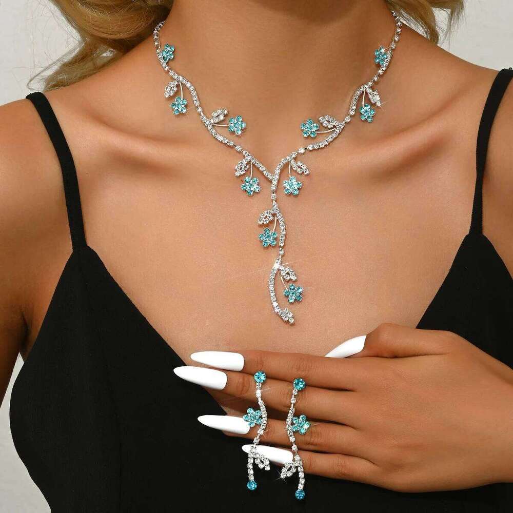Fashionable flower inlaid rhinestone necklace jewelry set, design sense, temperament, wedding accessories Z260313