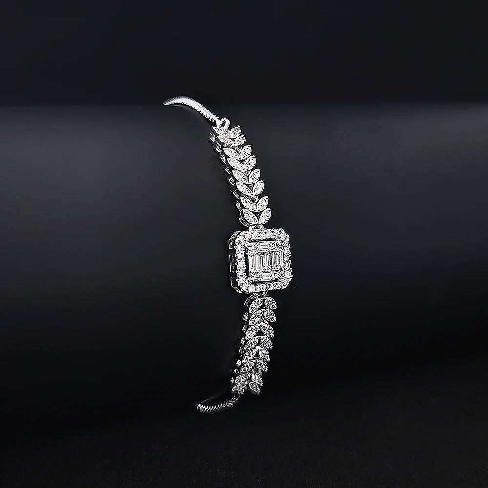 2024 New Arrivals Unique Design silver color Bracelet Bangle for Women party gift drop shipping S029 Z260313
