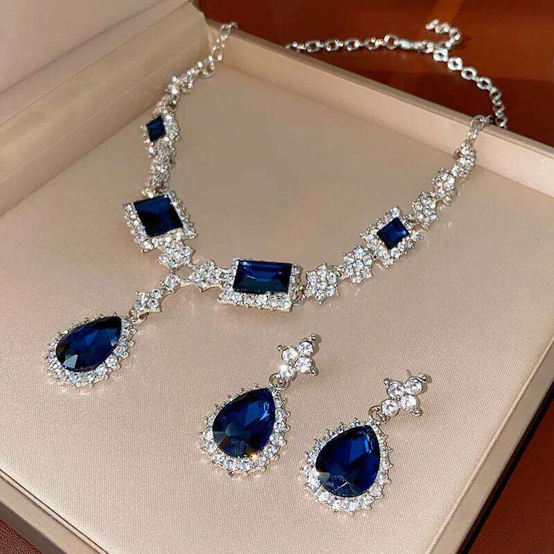 3 Pcs Bluey Square Rhinestone Water Drop Pendant Necklaces for Women Temperament Elegant Collarbone Chains Luxury Jewelry Sets Z260313