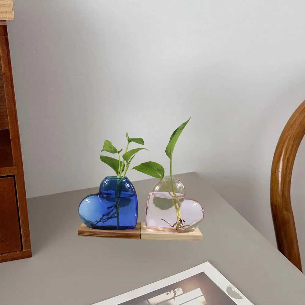 Colorful Love Shaped Glass Vase with Wooden Hydroponic Flower Plants Vase Desktop Ornament Living Room Office Decoration Y260314