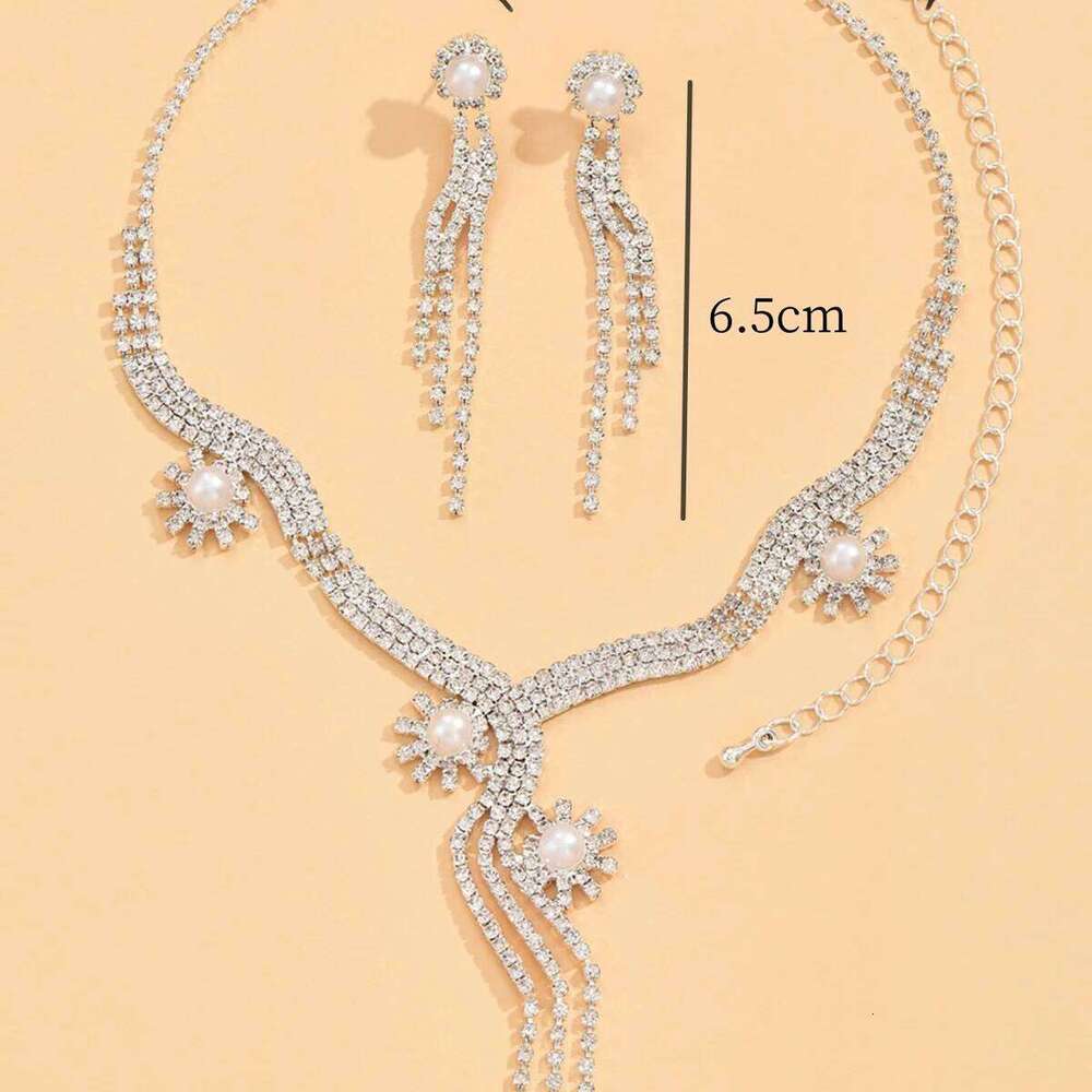 3PC Women's Fashion Sunflower Inlaid Diamond Necklace Earrings Set Light Luxury Style Design Jewelry Z260313