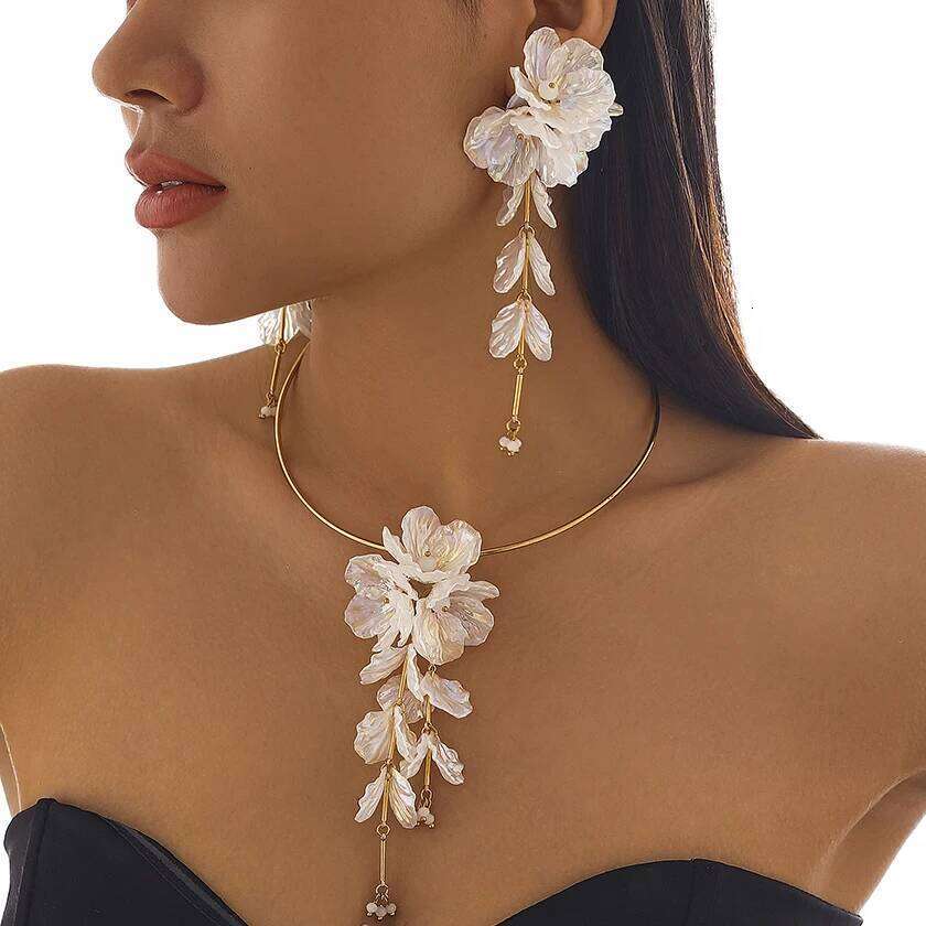 Ingemark Creative Punk Torques Chain Necklace Women Elegant White Flower Hanging Drop Earrings Wed Bridal Jewelry Set Z260313