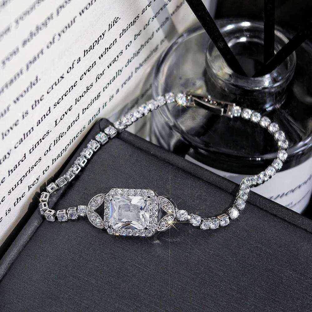 2024 new fashion princess bracelet bangle for women anniversary gift jewelry wholesale s8421 Z260313